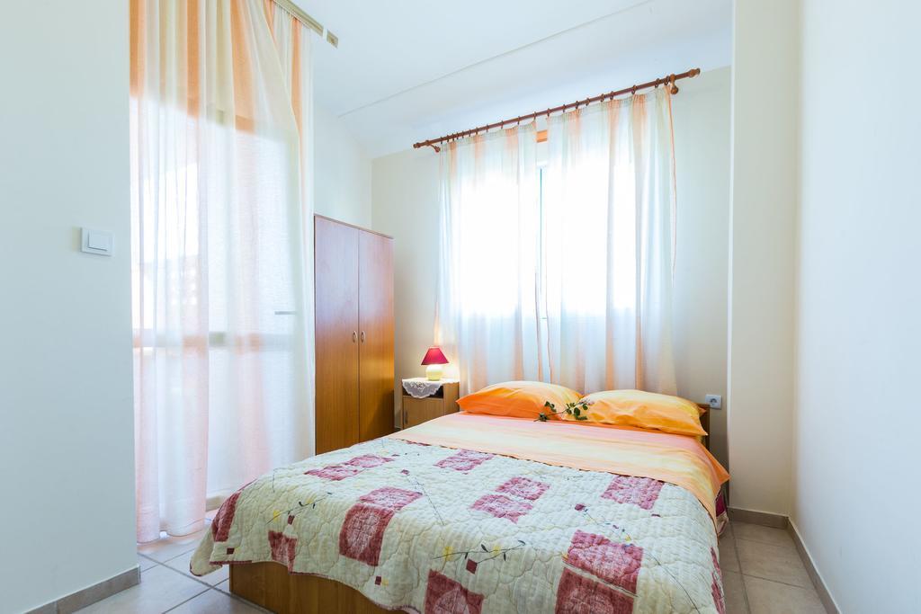 Apartments Angelina Sukosan Exterior photo